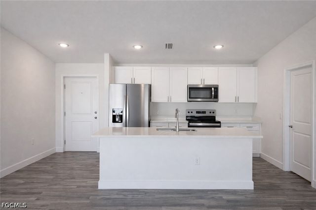 315 NW 18th TER, Cape Coral, FL 33993