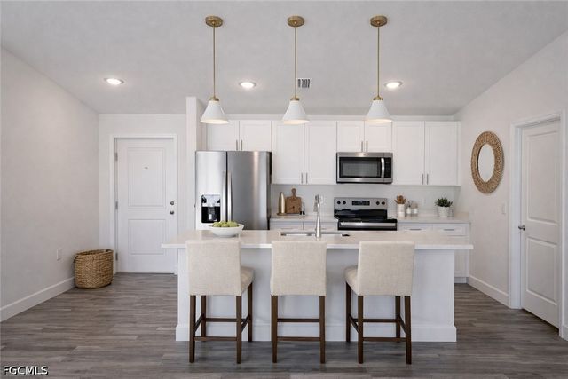 315 NW 18th TER, Cape Coral, FL 33993