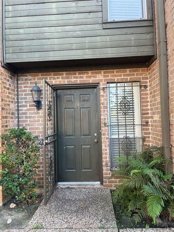 6111 Beverly Hill Street 74, Houston, TX 77057