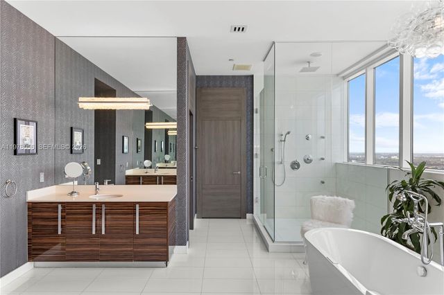 2020 N Bayshore Dr PH 4702, Miami, FL 33137