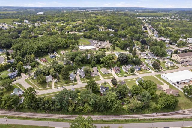 216 E Lawton Street, Edgerton, WI 53534