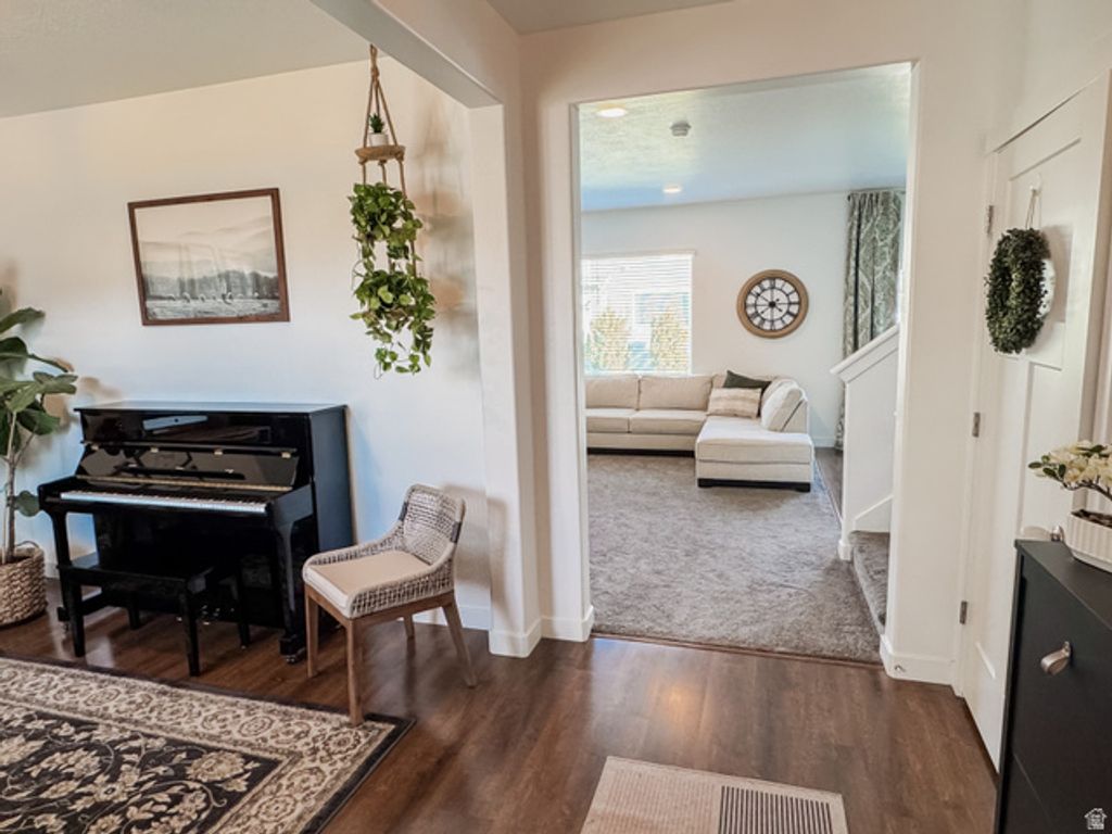 Image 14 of property listing at 751 S CROOKED POST WAY, Saratoga Springs, UT 84045