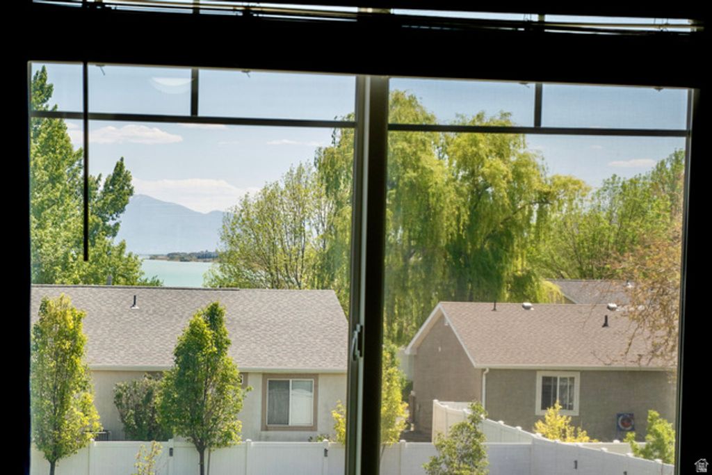 Image 20 of property listing at 751 S CROOKED POST WAY, Saratoga Springs, UT 84045