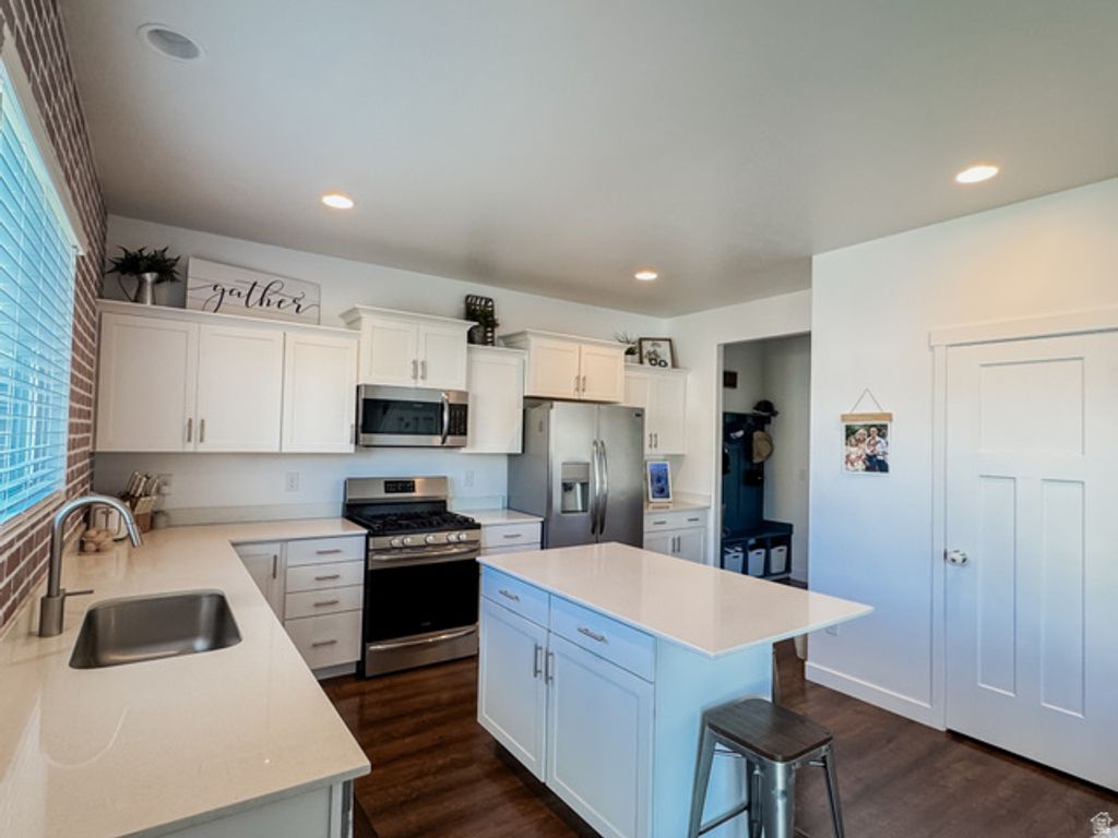 Image 9 of property listing at 751 S CROOKED POST WAY, Saratoga Springs, UT 84045