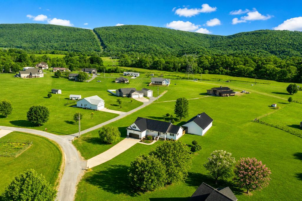 90 Riverside Drive, Dunlap, TN 37327