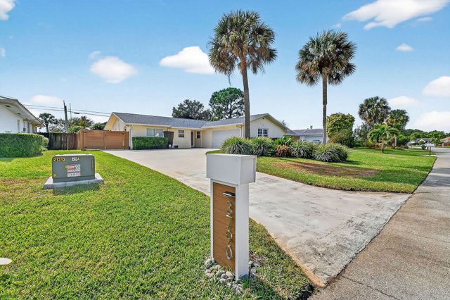 3790 Dogwood Avenue, Palm Beach Gardens, FL 33410