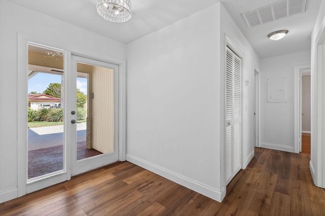 3790 Dogwood Avenue, Palm Beach Gardens, FL 33410