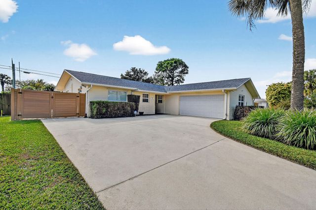 3790 Dogwood Avenue, Palm Beach Gardens, FL 33410