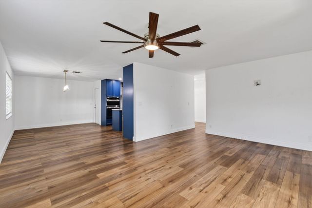 3790 Dogwood Avenue, Palm Beach Gardens, FL 33410