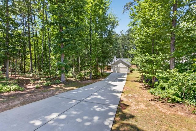 1944 Diamond Ridge Drive, Statham, GA 30666