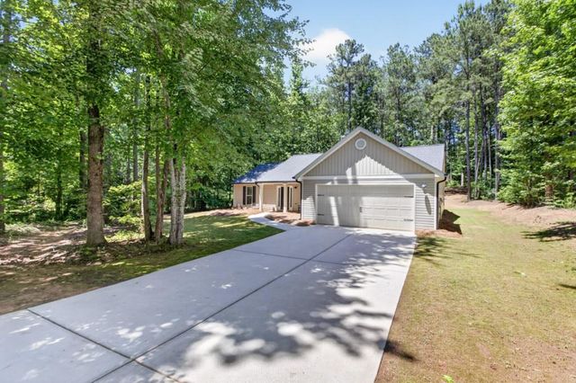 1944 Diamond Ridge Drive, Statham, GA 30666