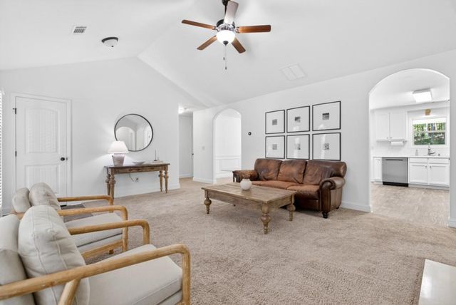 1944 Diamond Ridge Drive, Statham, GA 30666