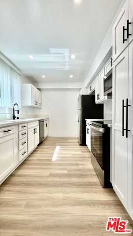 414 N Palm Drive 8, Beverly Hills, CA 90210