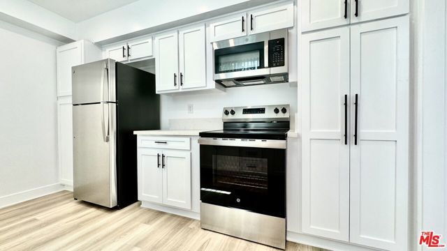 414 N Palm Drive 8, Beverly Hills, CA 90210