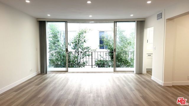 414 N Palm Drive 8, Beverly Hills, CA 90210