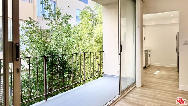 414 N Palm Drive 8, Beverly Hills, CA 90210