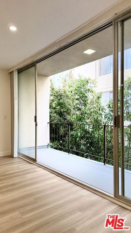 414 N Palm Drive 8, Beverly Hills, CA 90210