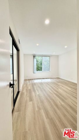 414 N Palm Drive 8, Beverly Hills, CA 90210