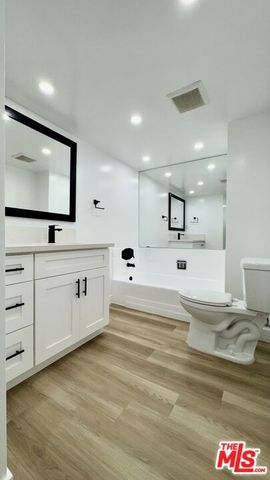 414 N Palm Drive 8, Beverly Hills, CA 90210