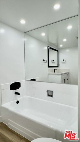 414 N Palm Drive 8, Beverly Hills, CA 90210