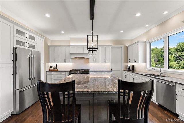 6301 Bridle Path, Grand Blanc Charter Township, MI 48439