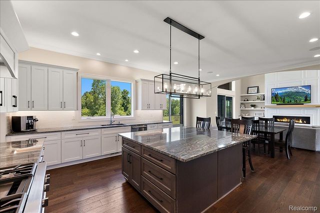 6301 Bridle Path, Grand Blanc Charter Township, MI 48439