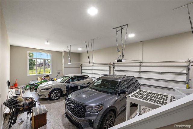 6301 Bridle Path, Grand Blanc Charter Township, MI 48439