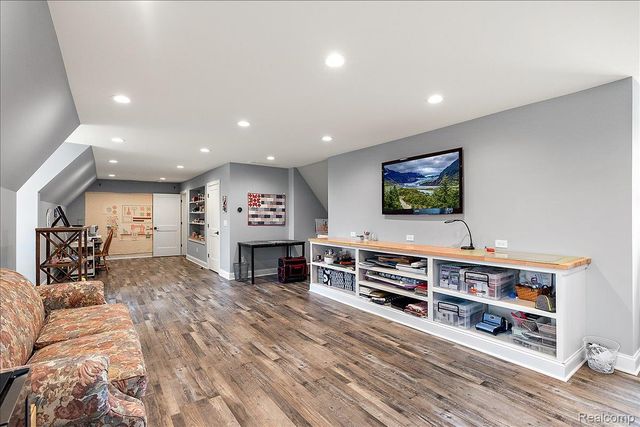6301 Bridle Path, Grand Blanc Charter Township, MI 48439