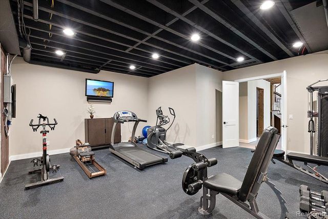 6301 Bridle Path, Grand Blanc Charter Township, MI 48439