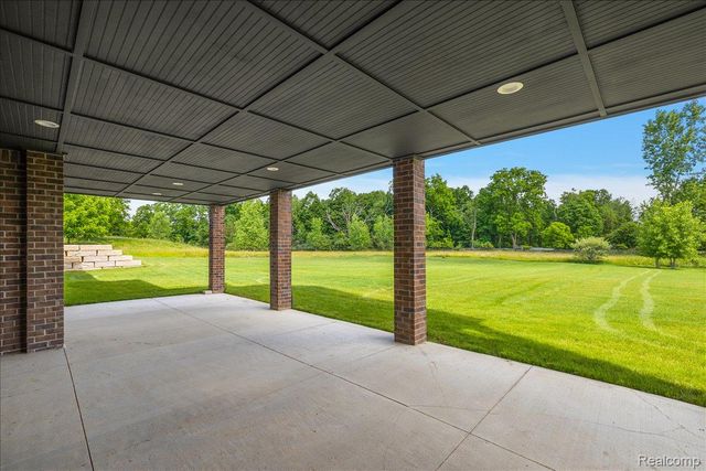 6301 Bridle Path, Grand Blanc Charter Township, MI 48439