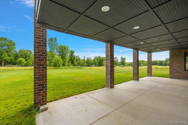 6301 Bridle Path, Grand Blanc Charter Township, MI 48439