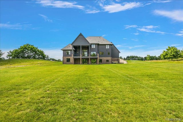 6301 Bridle Path, Grand Blanc Charter Township, MI 48439