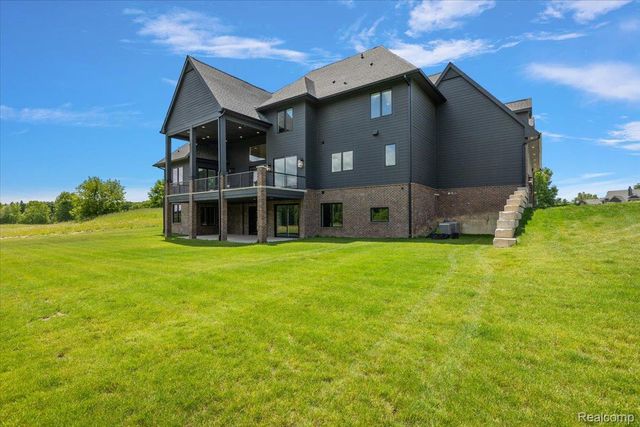 6301 Bridle Path, Grand Blanc Charter Township, MI 48439