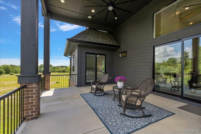 6301 Bridle Path, Grand Blanc Charter Township, MI 48439