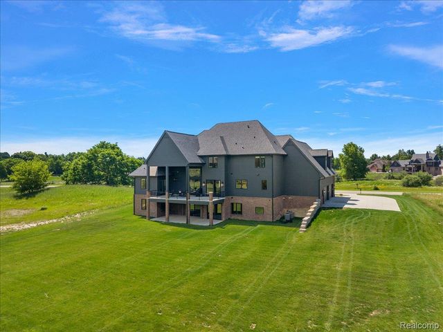 6301 Bridle Path, Grand Blanc Charter Township, MI 48439