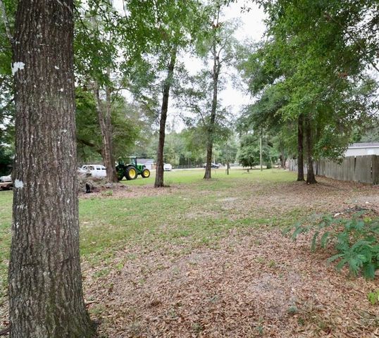 8873 Highbridge Road, Midway, FL 32343