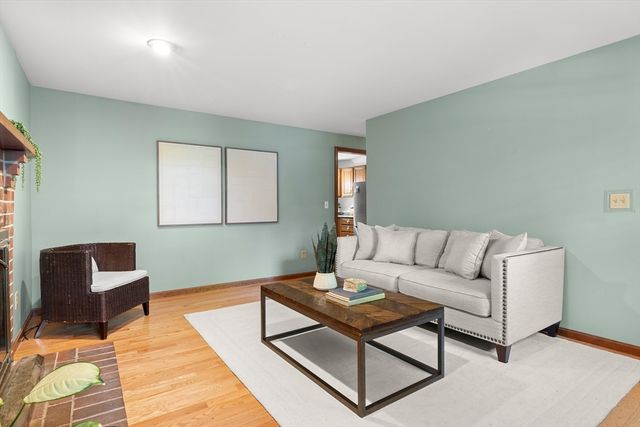 31 Kimball Rd, Amesbury, MA 01913