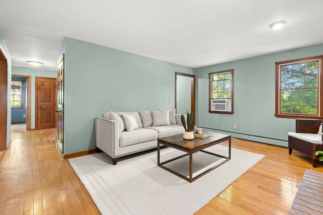 31 Kimball Rd, Amesbury, MA 01913