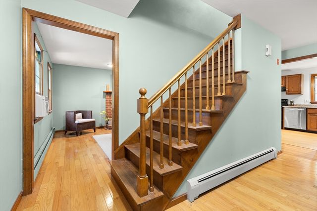 31 Kimball Rd, Amesbury, MA 01913