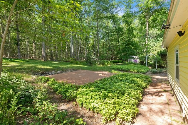 31 Kimball Rd, Amesbury, MA 01913