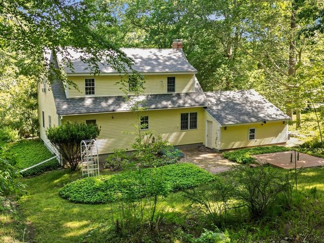 31 Kimball Rd, Amesbury, MA 01913