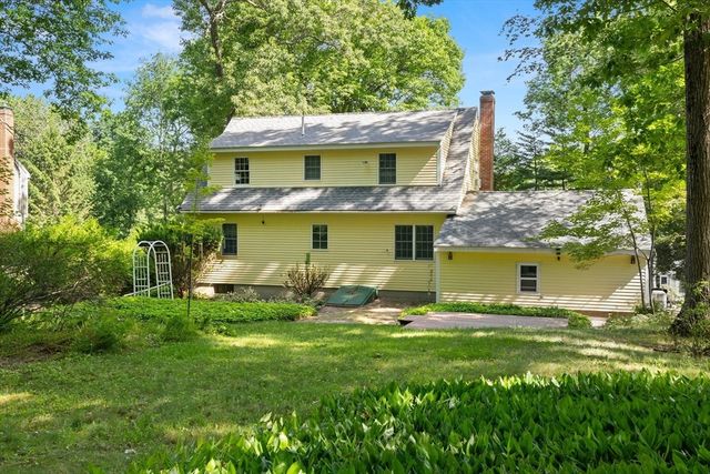 31 Kimball Rd, Amesbury, MA 01913