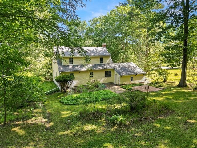 31 Kimball Rd, Amesbury, MA 01913