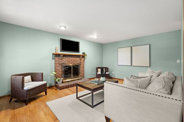 31 Kimball Rd, Amesbury, MA 01913