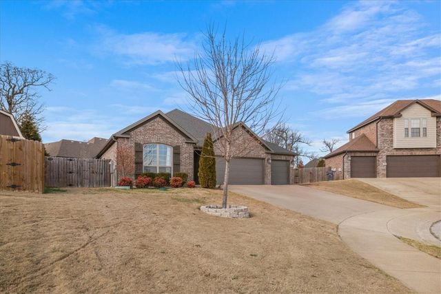 403 Shady Oak Circle, Cave Springs, AR 72718