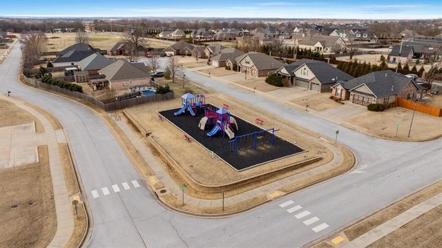 403 Shady Oak Circle, Cave Springs, AR 72718