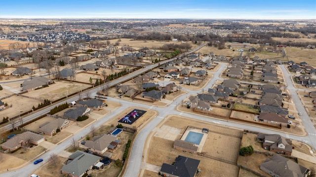 403 Shady Oak Circle, Cave Springs, AR 72718