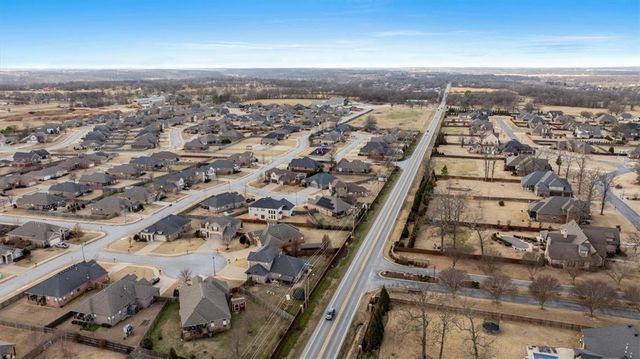 403 Shady Oak Circle, Cave Springs, AR 72718