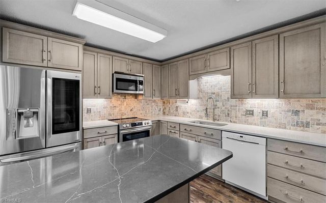 879 Brookleigh Court, Winston-salem, NC 27104