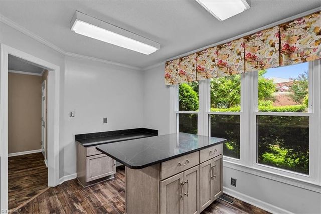 879 Brookleigh Court, Winston-salem, NC 27104